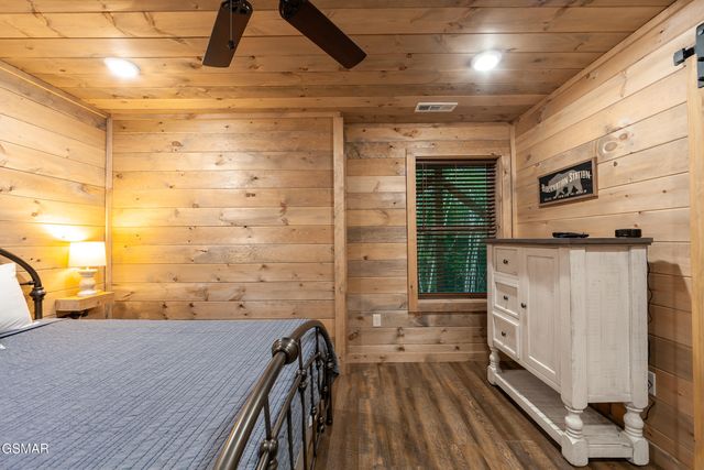 2724 Pine Crest Lane, Sevierville, TN 37862