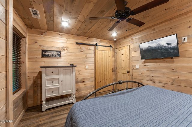 2724 Pine Crest Lane, Sevierville, TN 37862