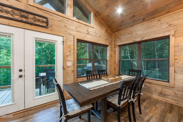 2724 Pine Crest Lane, Sevierville, TN 37862