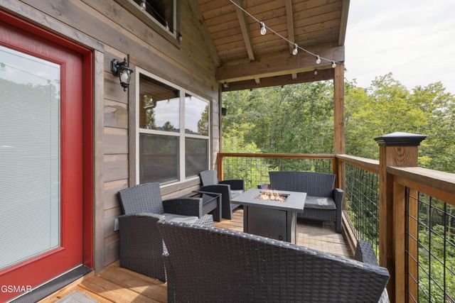 2724 Pine Crest Lane, Sevierville, TN 37862