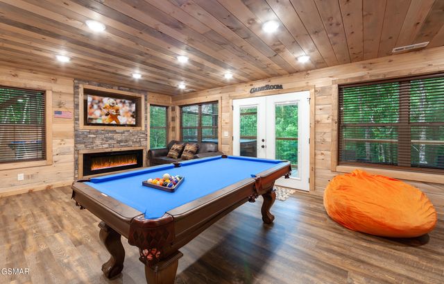 2724 Pine Crest Lane, Sevierville, TN 37862