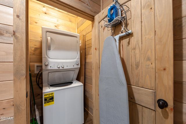 2724 Pine Crest Lane, Sevierville, TN 37862