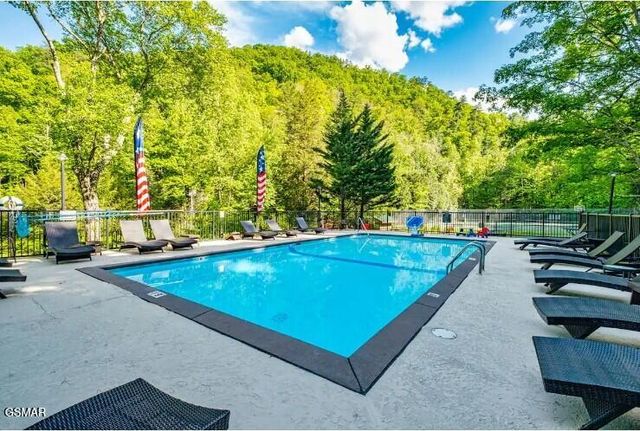 2724 Pine Crest Lane, Sevierville, TN 37862