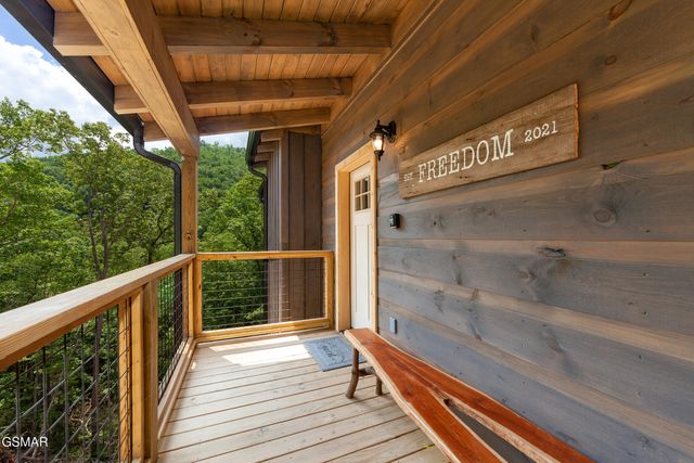 2724 Pine Crest Lane, Sevierville, TN 37862