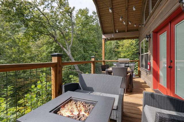 2724 Pine Crest Lane, Sevierville, TN 37862