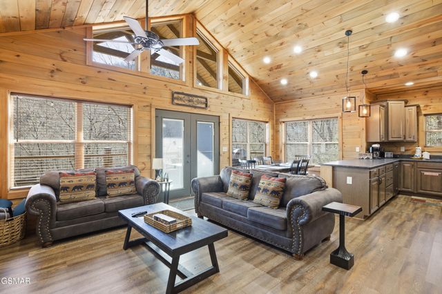 2724 Pine Crest Lane, Sevierville, TN 37862