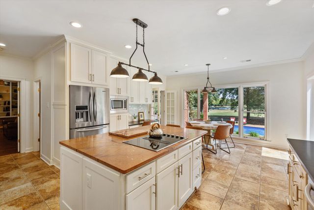 2800 E LEVEE OAKS DR, Collierville, TN 38017