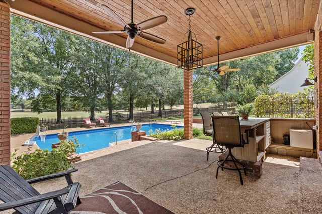 2800 E LEVEE OAKS DR, Collierville, TN 38017