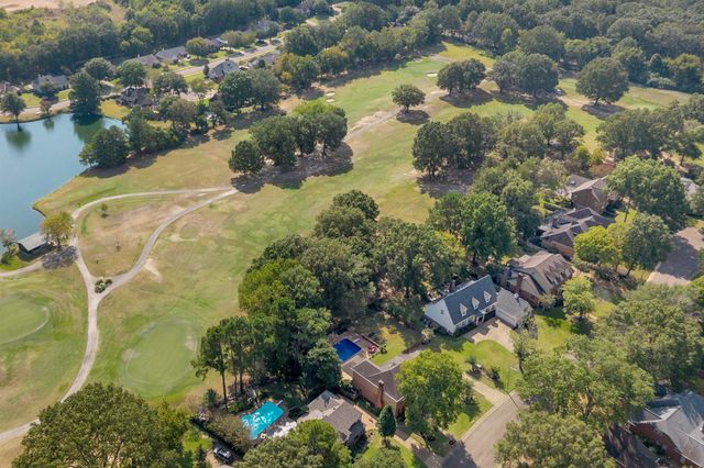 2800 E LEVEE OAKS DR, Collierville, TN 38017