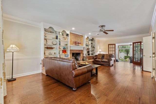 2800 E LEVEE OAKS DR, Collierville, TN 38017