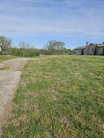 128 Lakeview Dr, Hendersonville, TN 37075