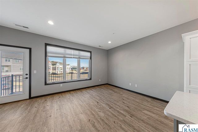 2204 Rolling Green Trail, North Mankato, MN 56003