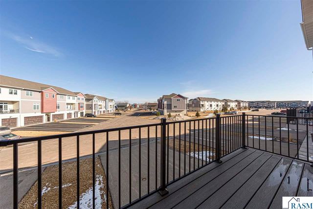 2204 Rolling Green Trail, North Mankato, MN 56003