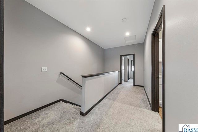 2204 Rolling Green Trail, North Mankato, MN 56003