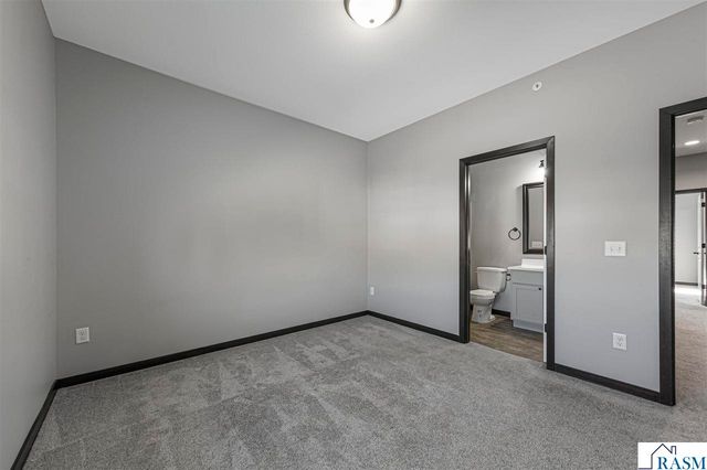 2204 Rolling Green Trail, North Mankato, MN 56003