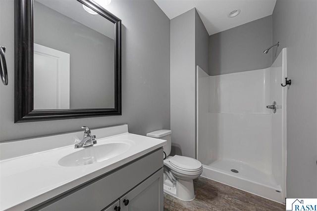 2204 Rolling Green Trail, North Mankato, MN 56003