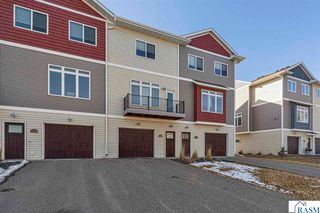 2204 Rolling Green Trail, North Mankato, MN 56003