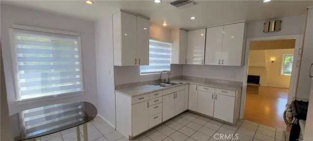 567 South Street, Glendale, CA 91202