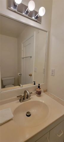 567 South Street, Glendale, CA 91202