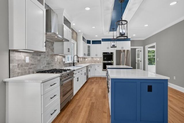 121 Lexington St, Burlington, MA 01803