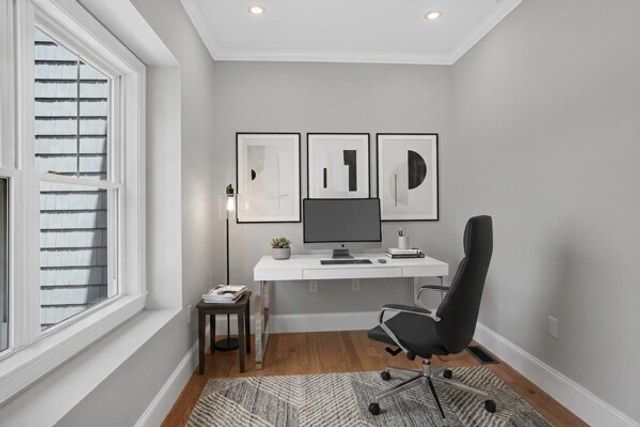 121 Lexington St, Burlington, MA 01803