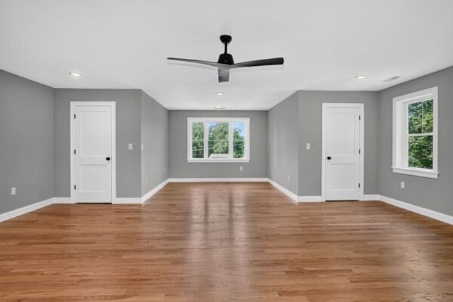 121 Lexington St, Burlington, MA 01803