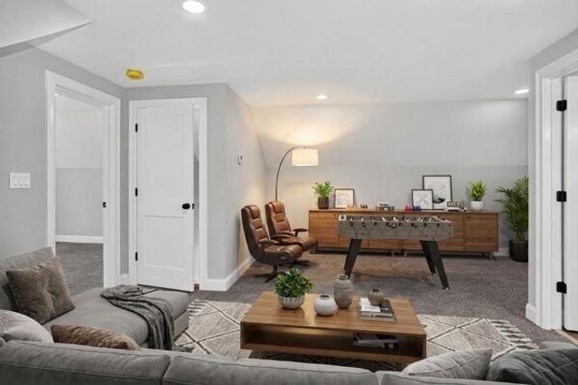 121 Lexington St, Burlington, MA 01803