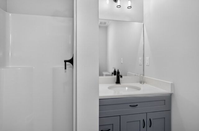 121 Lexington St, Burlington, MA 01803