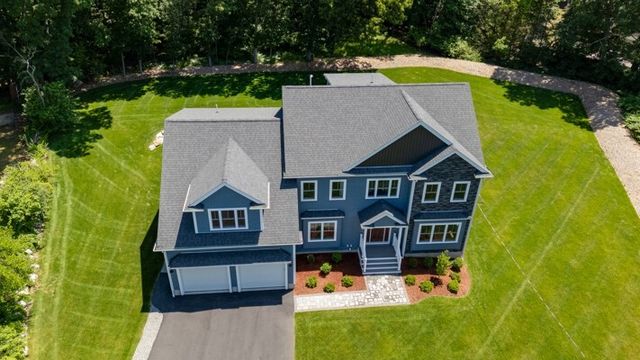 121 Lexington St, Burlington, MA 01803