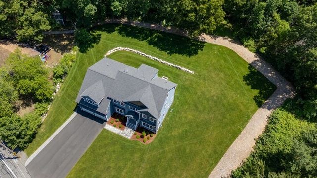 121 Lexington St, Burlington, MA 01803