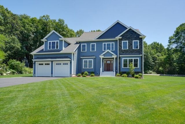 121 Lexington St, Burlington, MA 01803