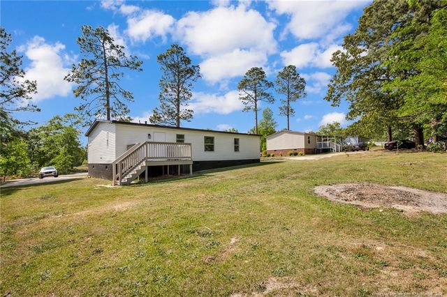 225 Oaktree Drive, Raeford, NC 28376