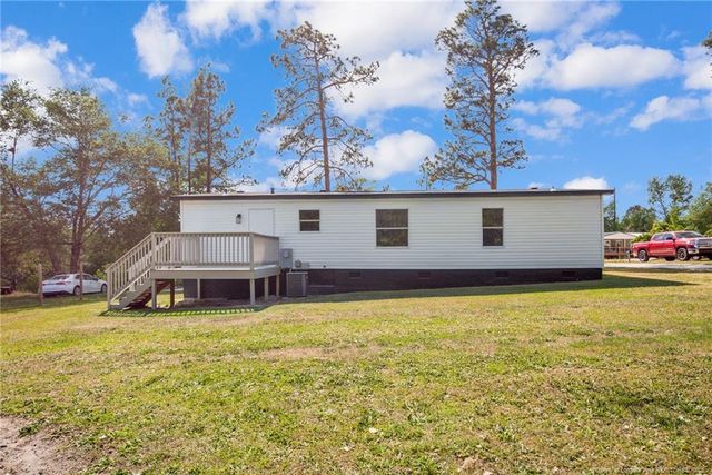 225 Oaktree Drive, Raeford, NC 28376