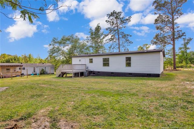 225 Oaktree Drive, Raeford, NC 28376