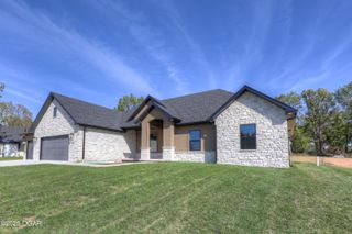 921 N Fountain Street, Carterville, MO 64835