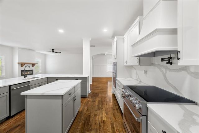 222 Silvercrest Drive, Acworth, GA 30101