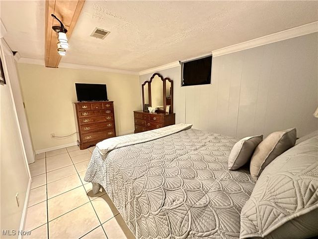 2282 Heston Drive, Lake Milton, OH 44429