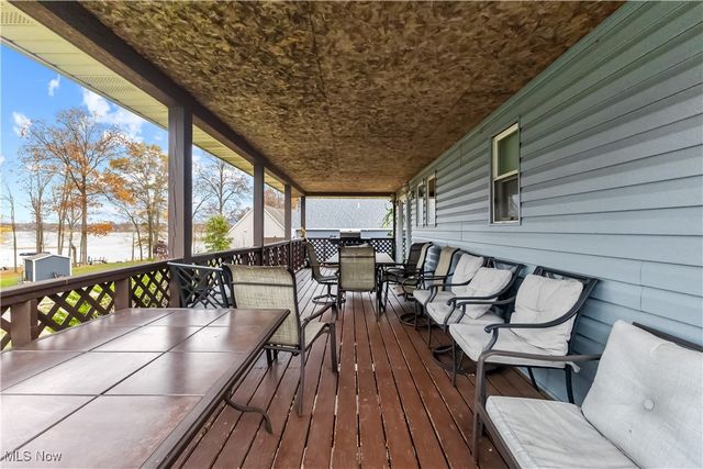 2282 Heston Drive, Lake Milton, OH 44429