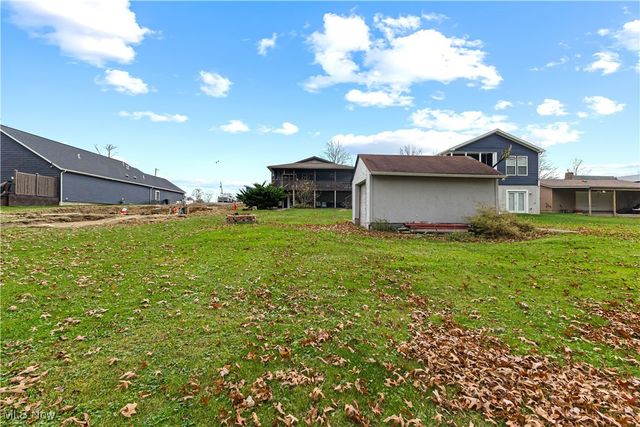 2282 Heston Drive, Lake Milton, OH 44429