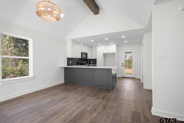 451 W. Harmony St., Tyler, TX 75702