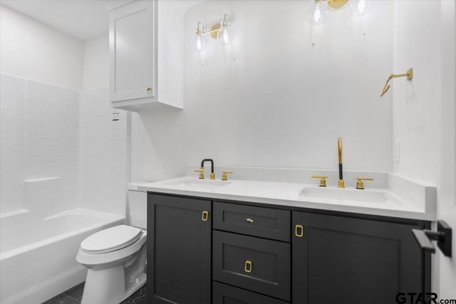 451 W. Harmony St., Tyler, TX 75702