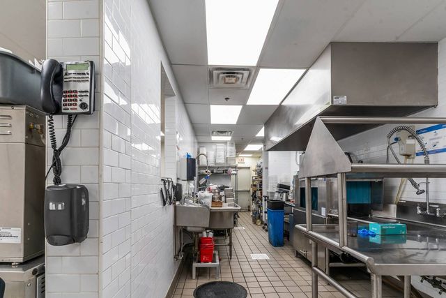 1525 N Wells Street, Chicago, IL 60610