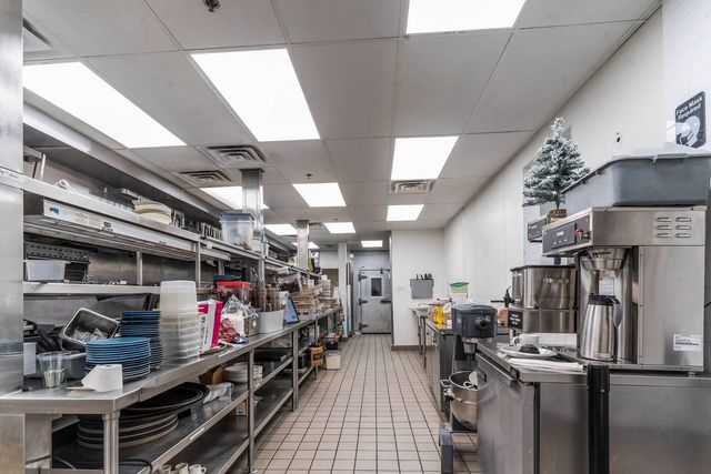 1525 N Wells Street, Chicago, IL 60610