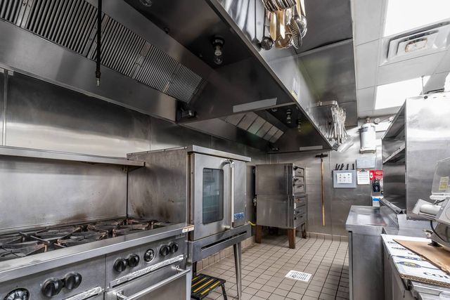 1525 N Wells Street, Chicago, IL 60610