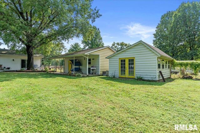 6223 Horseview Drive, Springfield, IL 62712