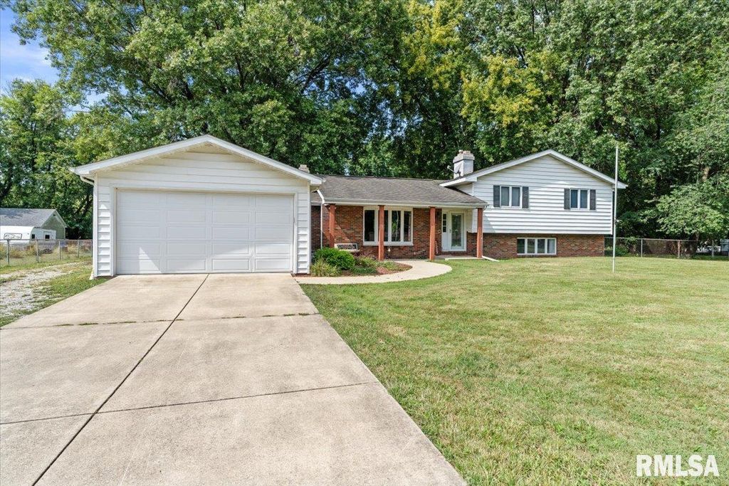 6223 Horseview Drive, Springfield, IL 62712