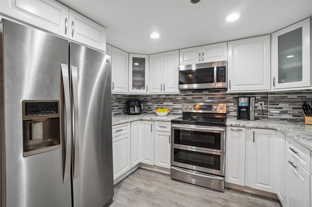 1 KEY CAPRI 406W, St Petersburg, FL 33706