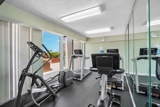 1 KEY CAPRI 406W, St Petersburg, FL 33706