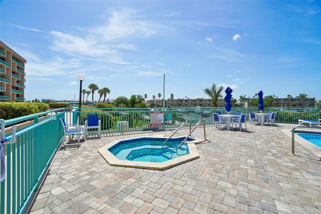 1 KEY CAPRI 406W, St Petersburg, FL 33706