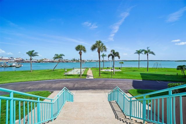 1 KEY CAPRI 406W, St Petersburg, FL 33706